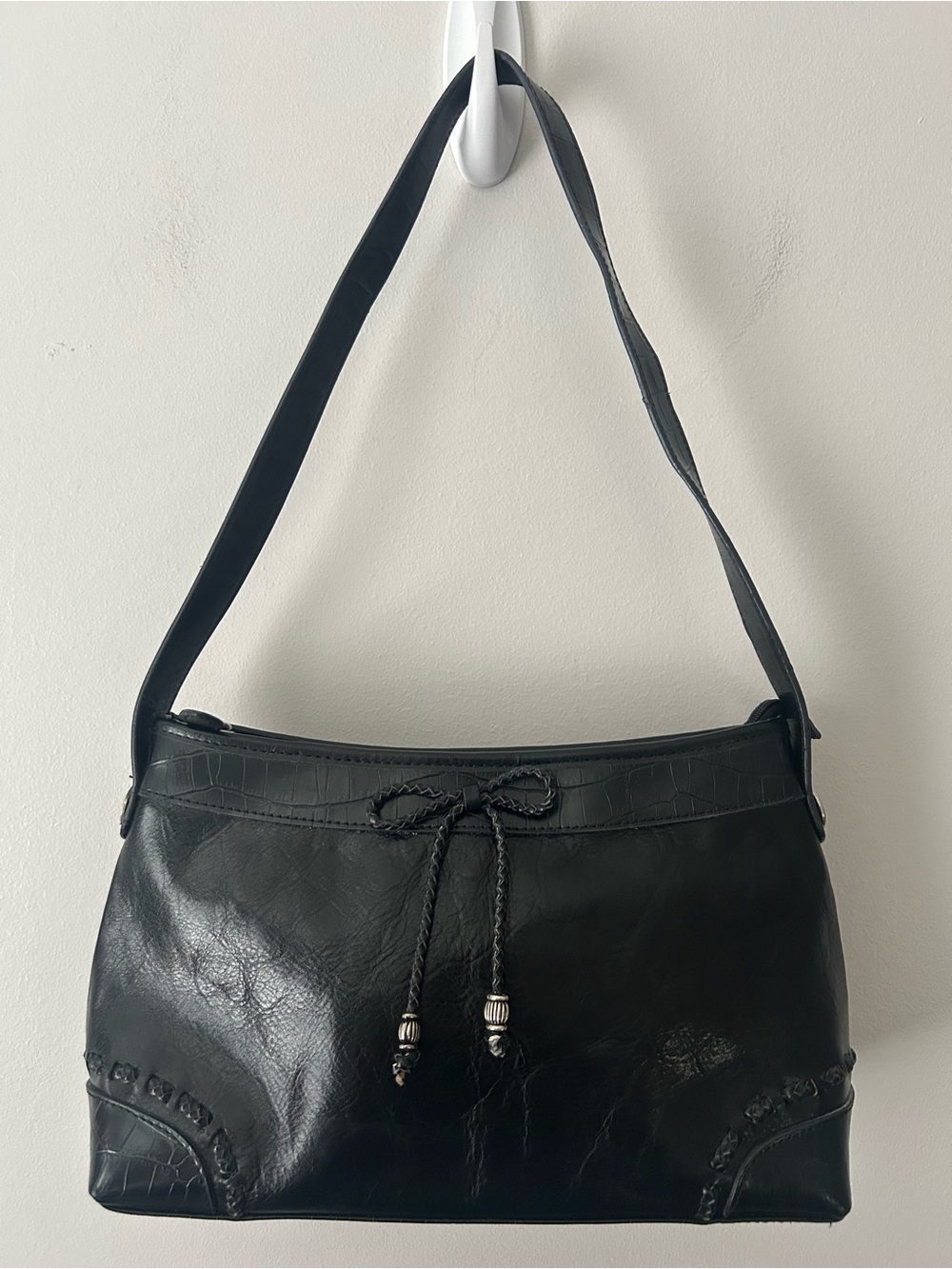 VTG 90s Y2K black leather shoulde bag